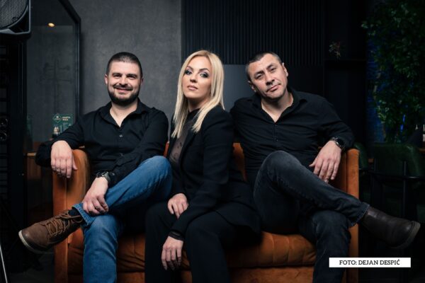 Tremolo band - Vaše vesele trenutke činimo posebnima. Za svadbe, rođendane i proslave.