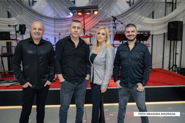 Tremolo band - Vaše vesele trenutke činimo posebnima. Za svadbe, rođendane i proslave.